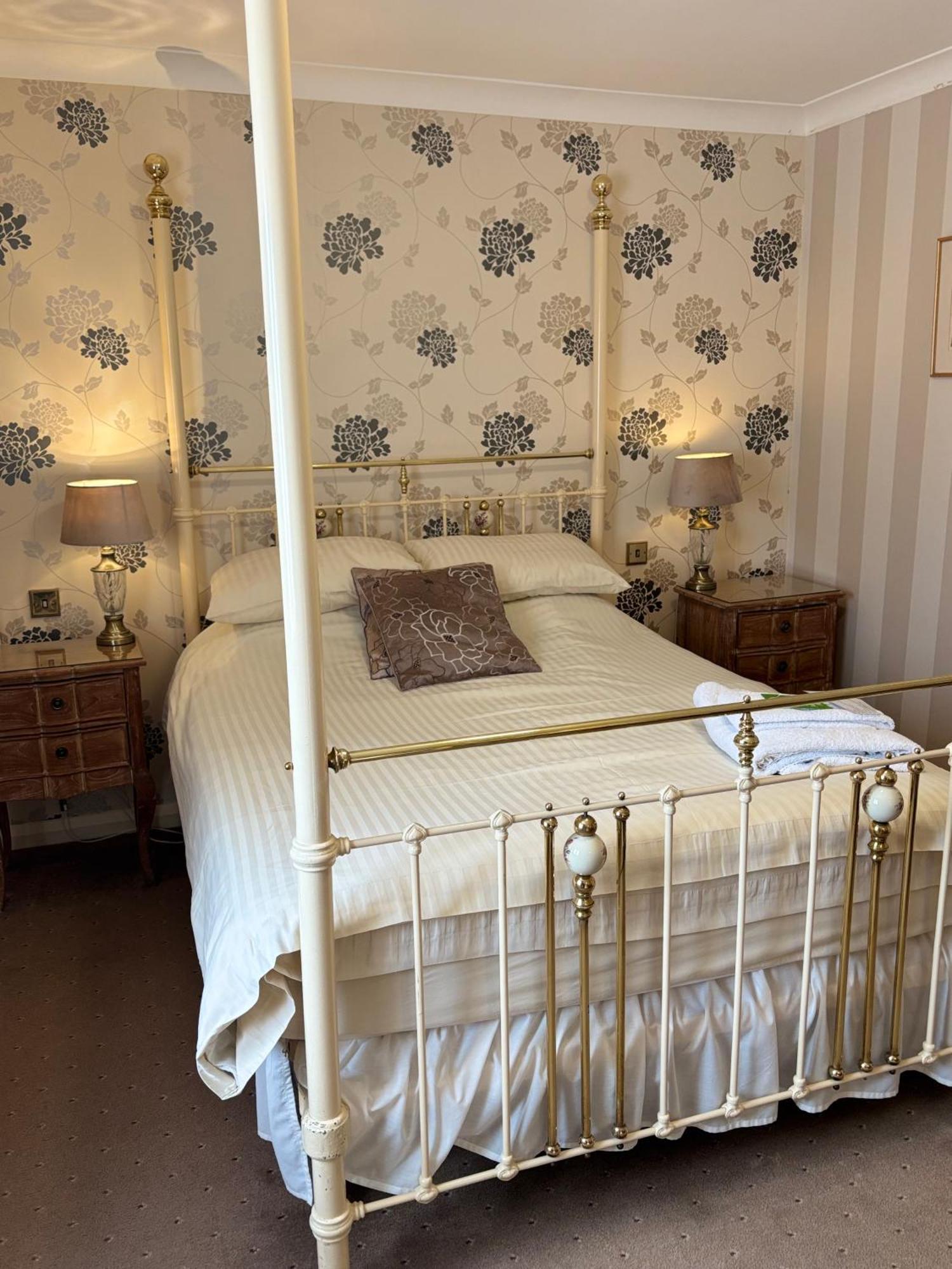 Albright Hussey Manor Hotel Hadnall Kültér fotó