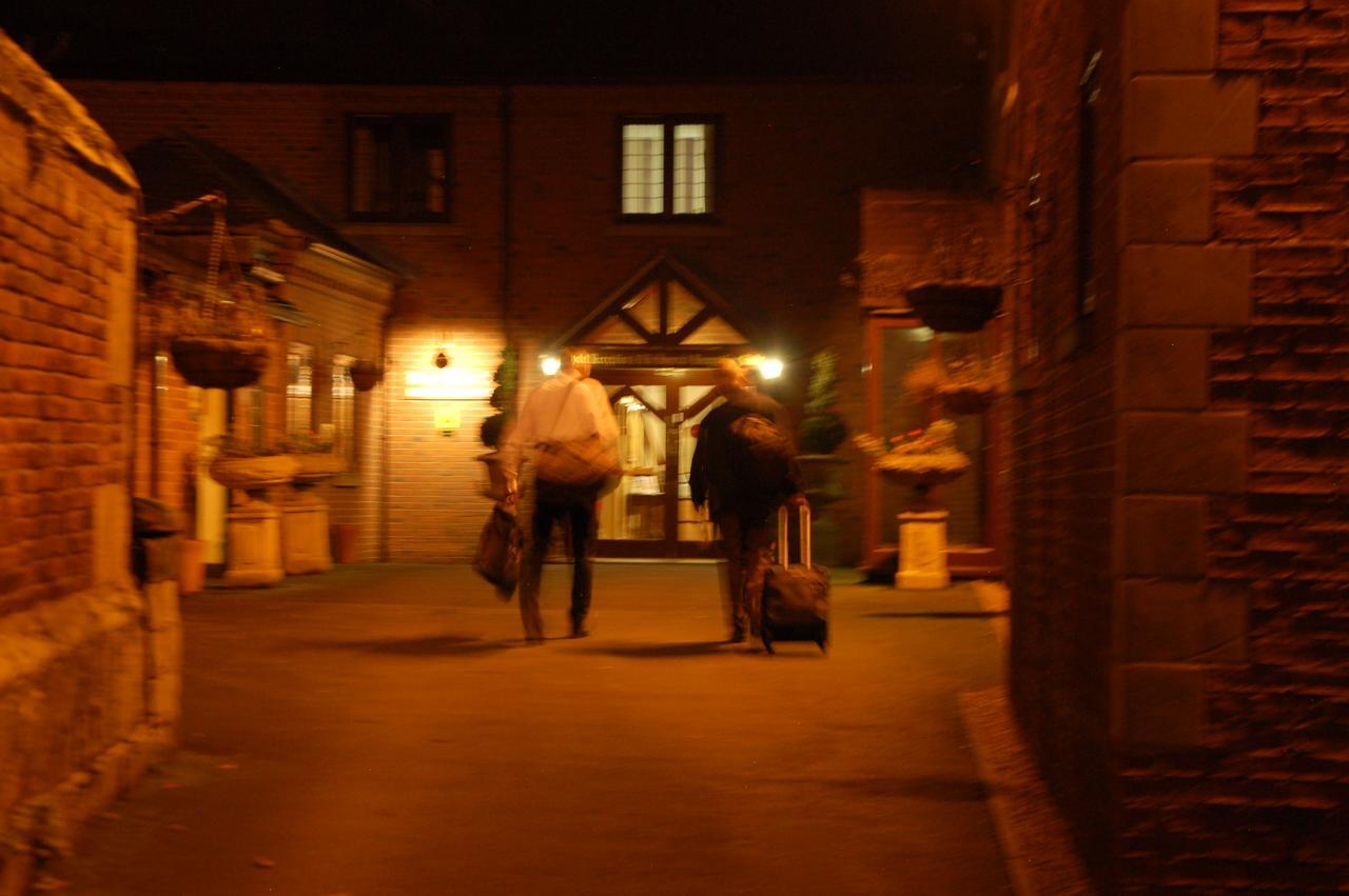Albright Hussey Manor Hotel Hadnall Kültér fotó